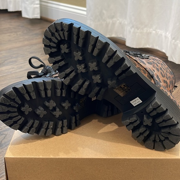 KENDALL + KYLIE
Epic Leopard-Print Combat Boots size 6-6.5 - Picture 10 of 10